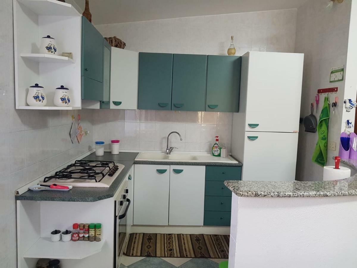 Villetta Su Barrali Орозеи Екстериор снимка