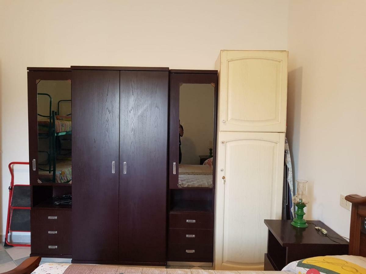 Villetta Su Barrali Орозеи Екстериор снимка