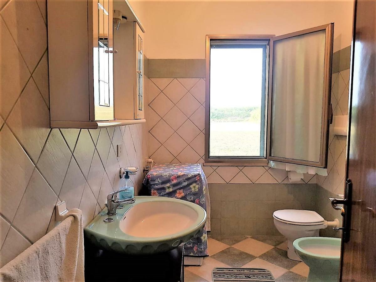 Villetta Su Barrali Орозеи Екстериор снимка